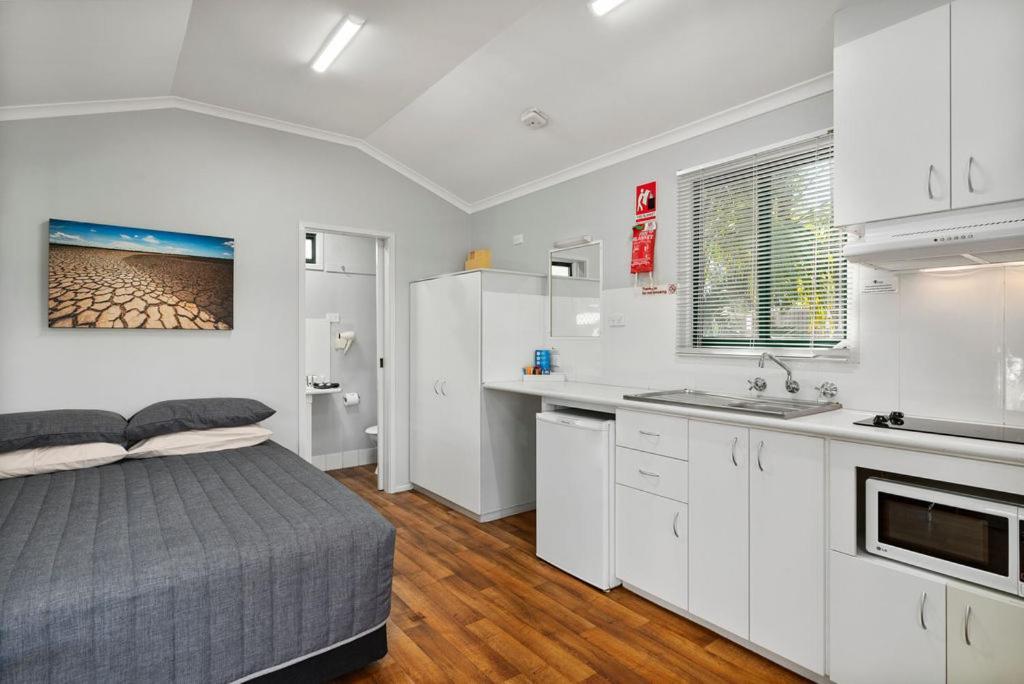 Kimberleyland Waterfront Holiday Park คูนันเนอร์รา ภายนอก รูปภาพ